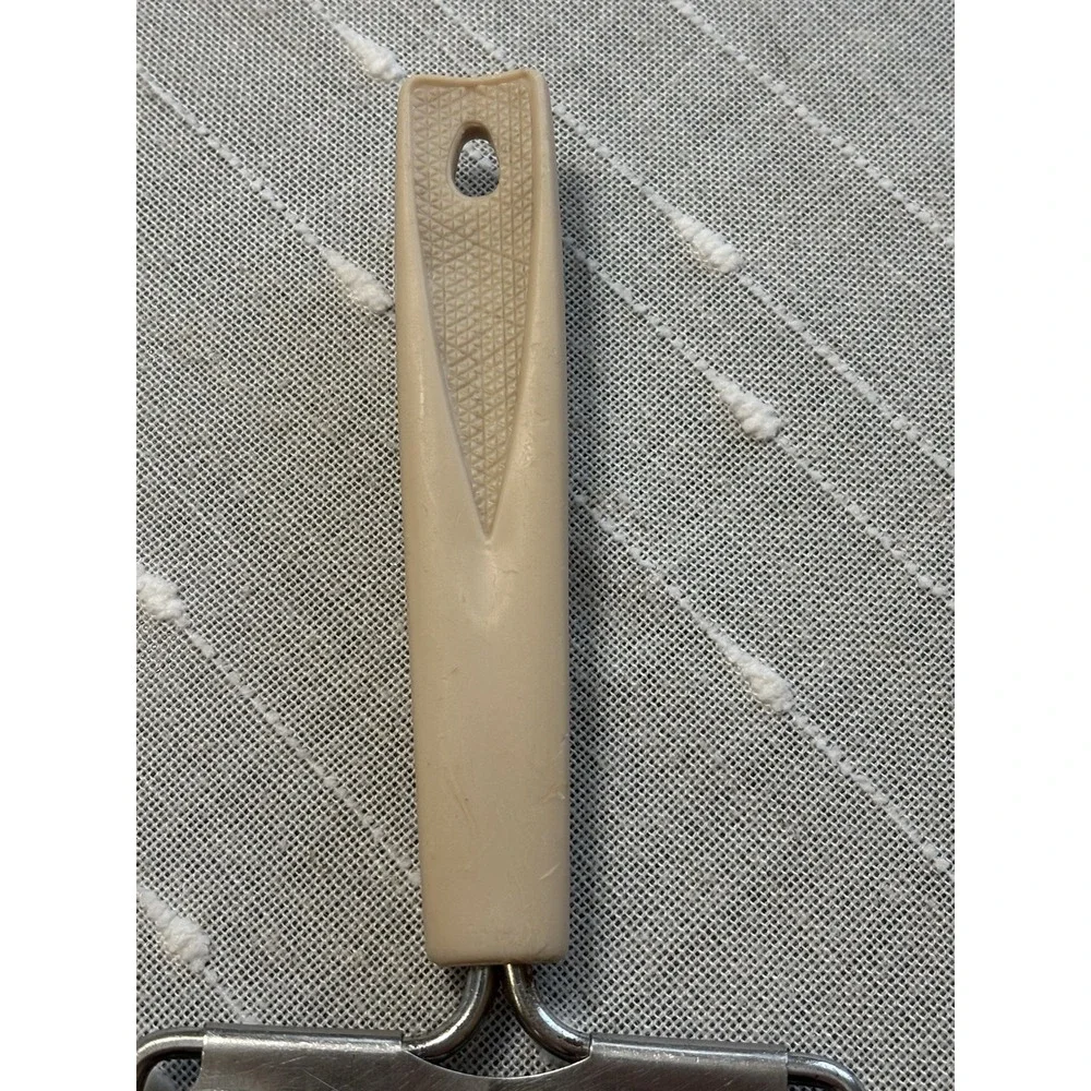 Ekco VTG Stainless Steel Hand Held Veggie Cheese Grater Zester Almond Handle 10
